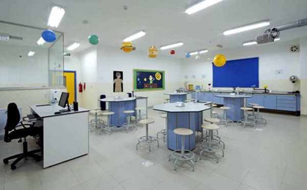 学校实验室3.jpg